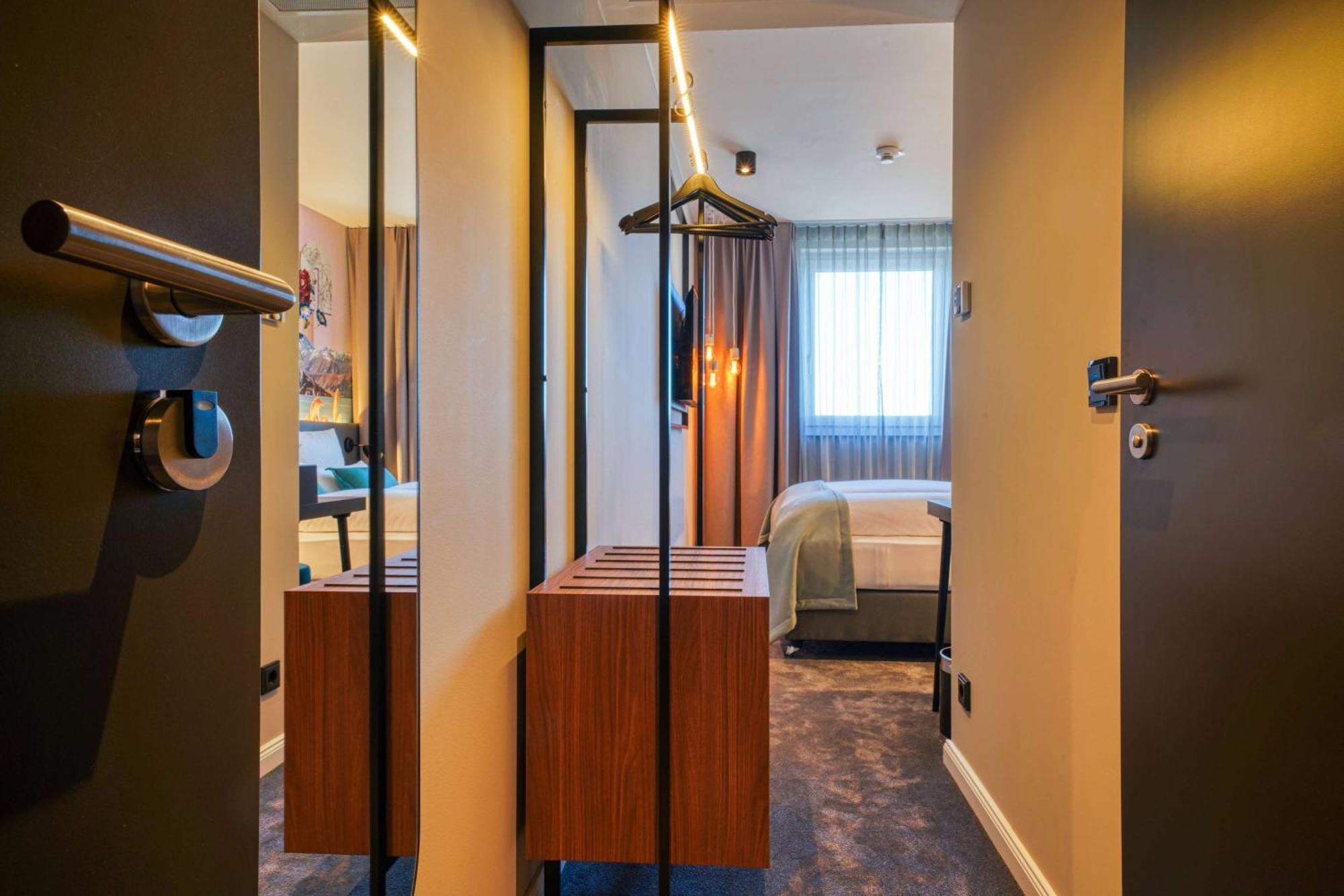 NYCE Hotel Ulm Buitenkant foto